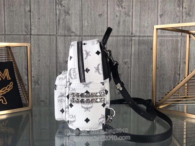 MCM雙肩背包 原單 超mini Stark經典女背包 側邊點綴鉚釘 MCM後背包 時尚迷人單品  mdmc1094